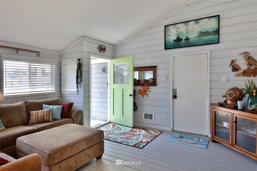 2799 North Bluff Road Greenbank, WA 98253 - Photo 12 of 40 Gallery Image 12