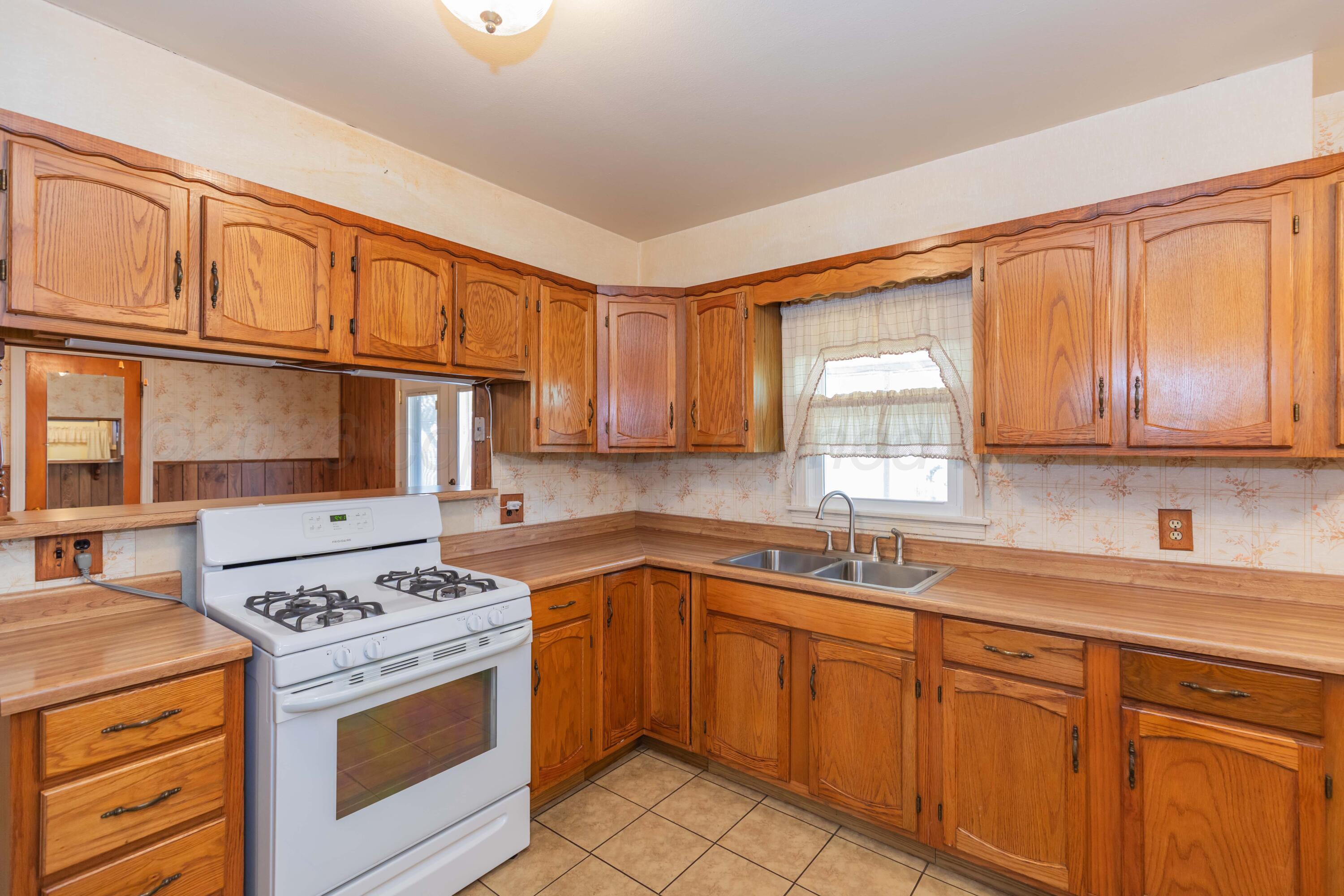 4302 South Travis Street Amarillo, TX 79110 - Photo 2 of 24 KITCHEN VIEW 2