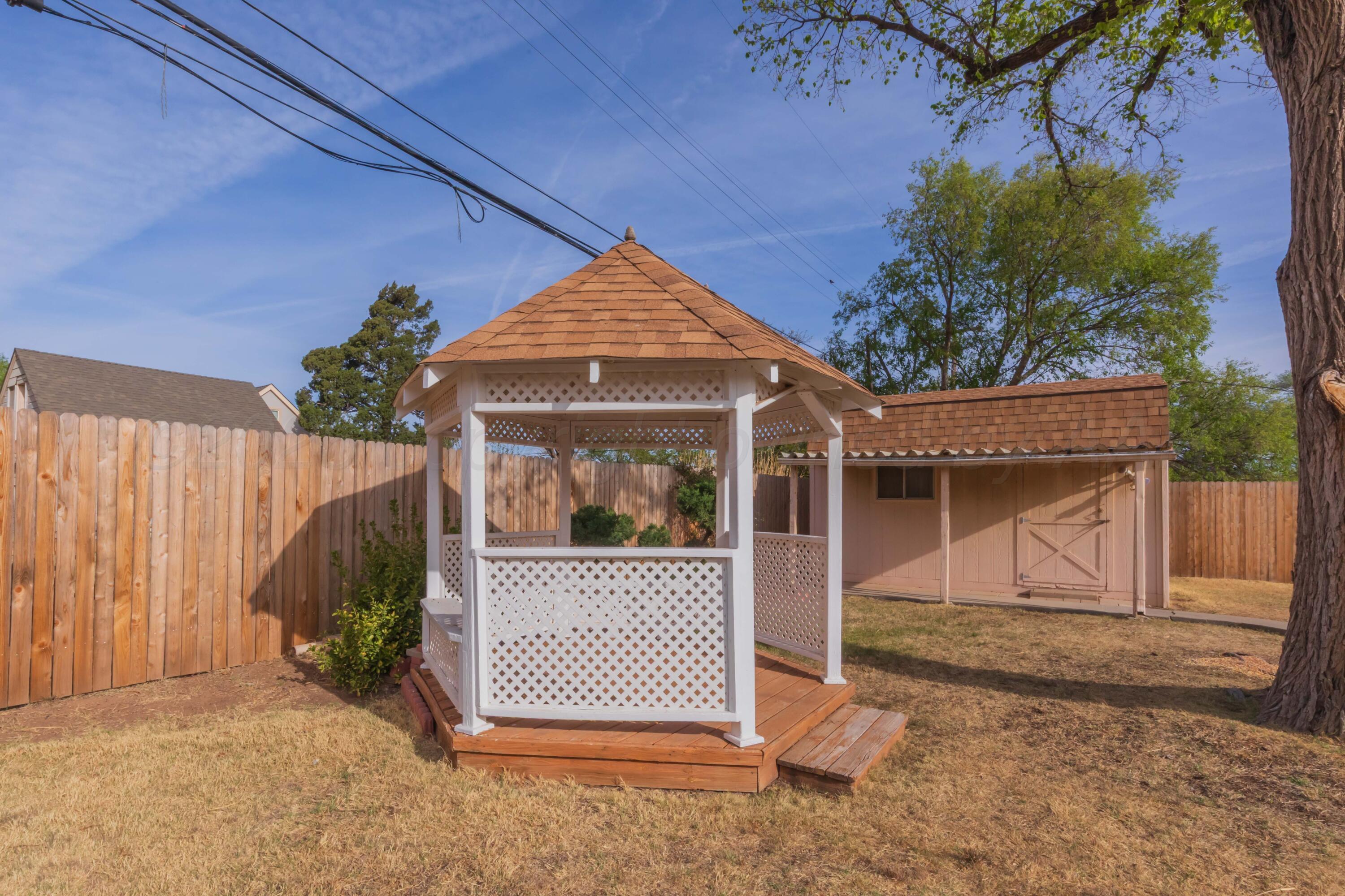 4302 South Travis Street Amarillo, TX 79110 - Photo 6 of 24 BACKYARD VIEW 2