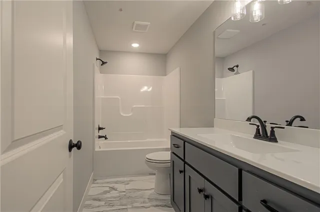 $637,950 | 2341 Fishing Lane, Kearney, MO 64060