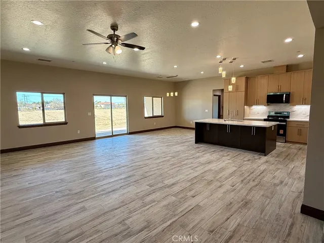 $649,900 | 10466 10th Avenue, Hesperia, CA 92345
