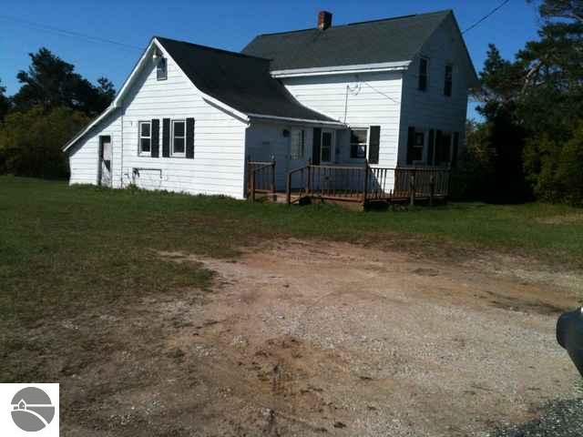 4539 Grace Road Benzonia, MI 49616 - Photo 5 of 17 1733779-4.JPG