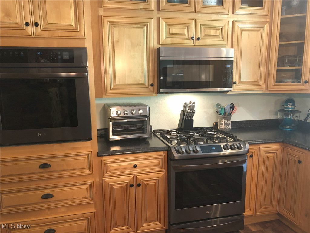 6728 Wolf Run Road Southeast Dennison, OH 44621 - Photo 10 of 47
