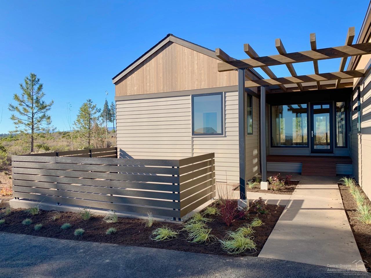 19129 Gateway Loop Bend, OR 97702 - Photo 1 of 22 Photo of similar home