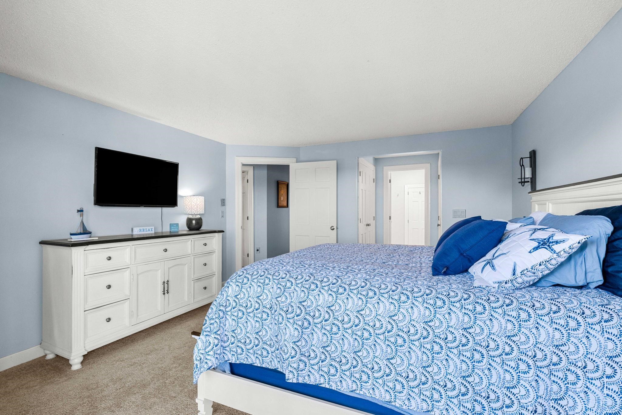 170 Belknap Point Road, Unit 18 Gilford, NH 03249 - Photo 23 of 60