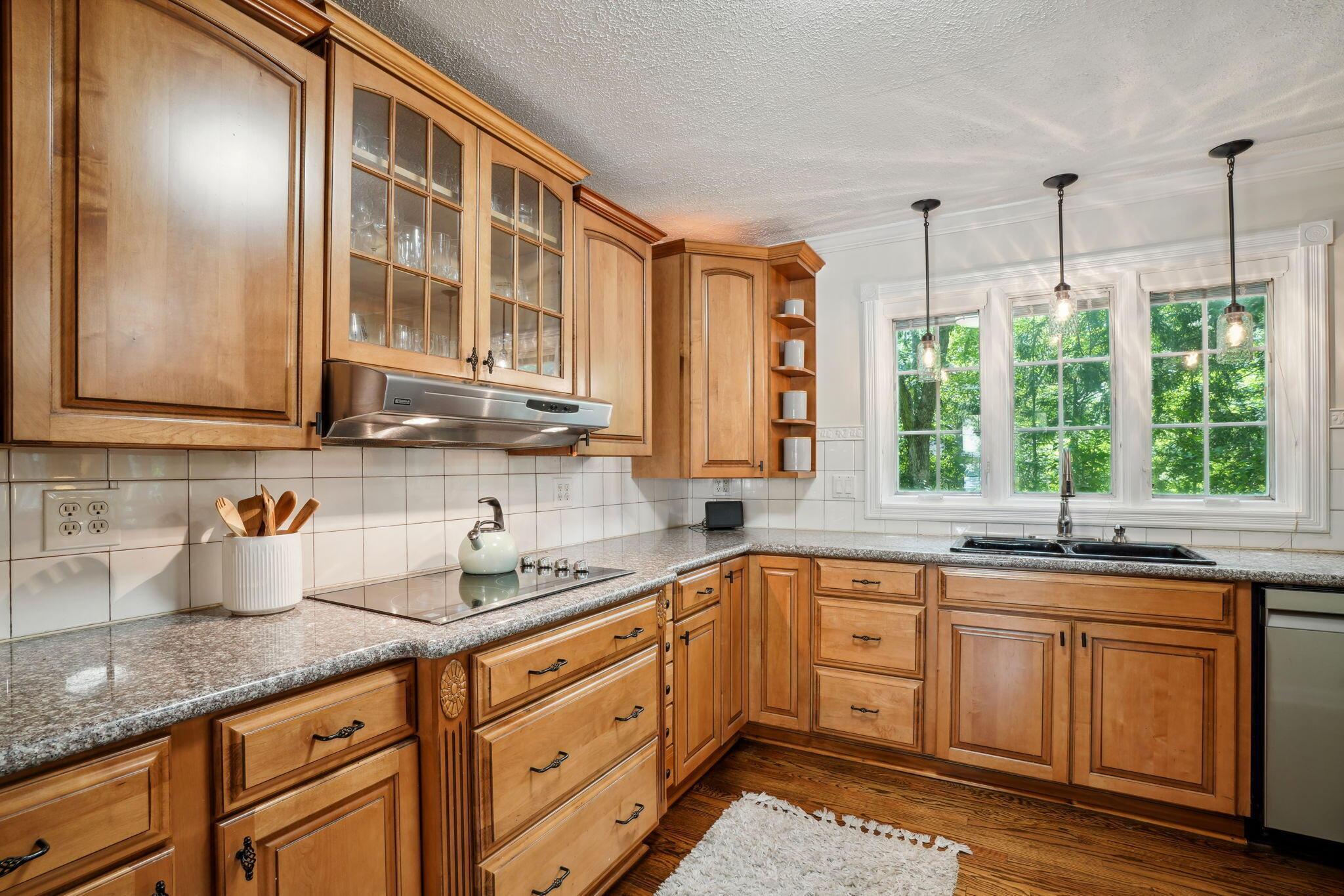 822 Lindenhaven Road Columbus, OH 43230 - Photo 15 of 58 Kitchen