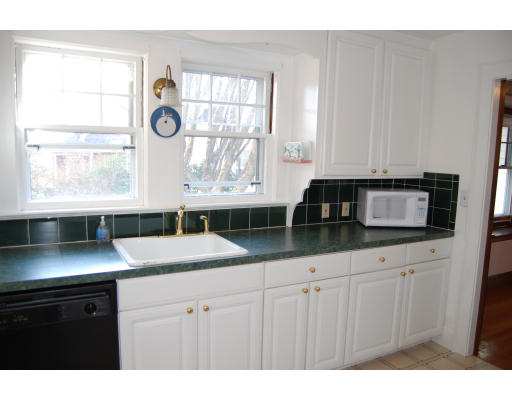 18 Overlook Road Quincy, MA 02169 - Photo 7 of 18 Gallery Image 7