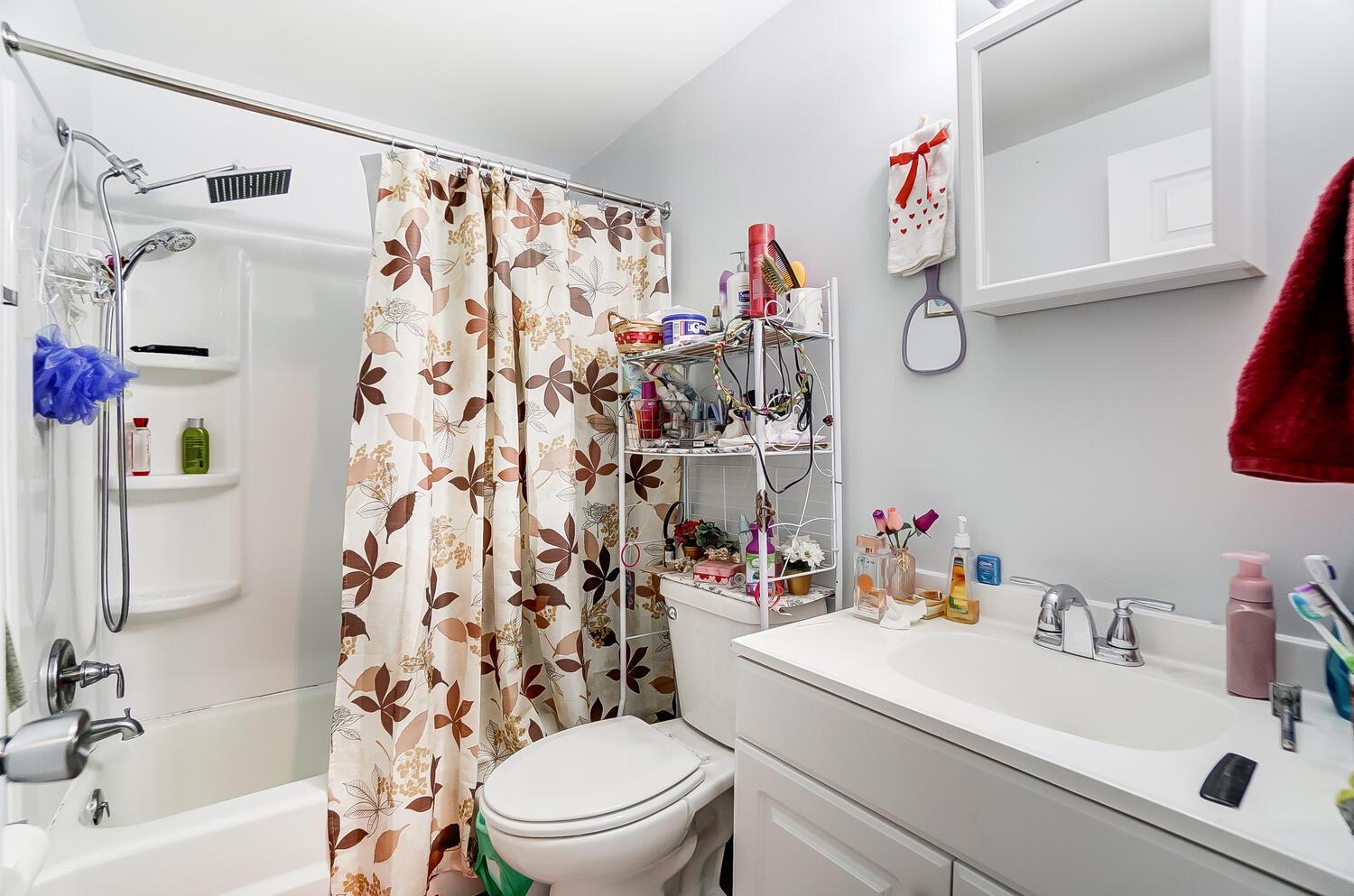 5738 Beechcroft Road, Unit 5738D Columbus, OH 43229 - Photo 15 of 23 50033666-017_web