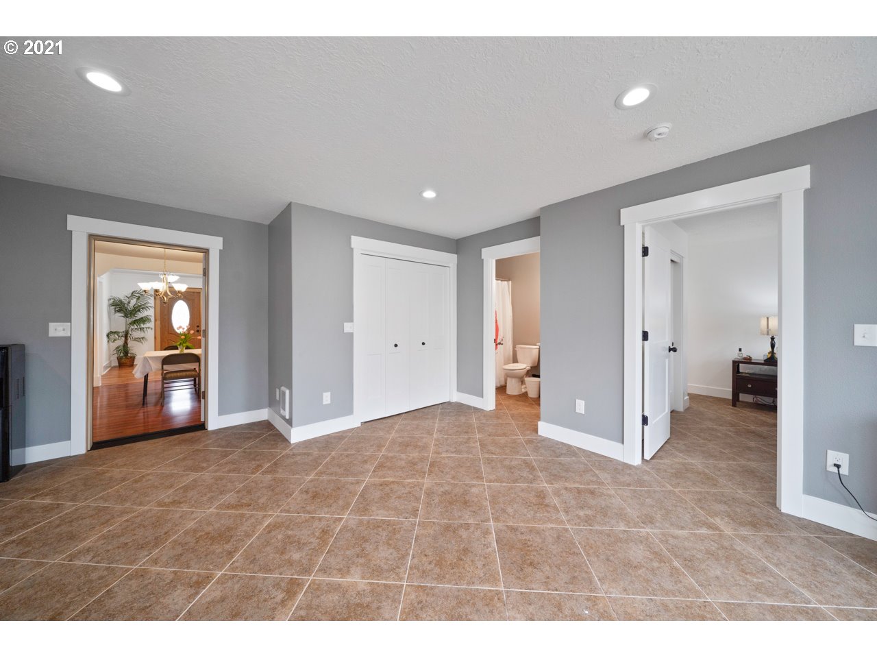 4397 MacLeay Road Southeast Salem, OR 97317 - Photo 13 of 32 Gallery Image 13