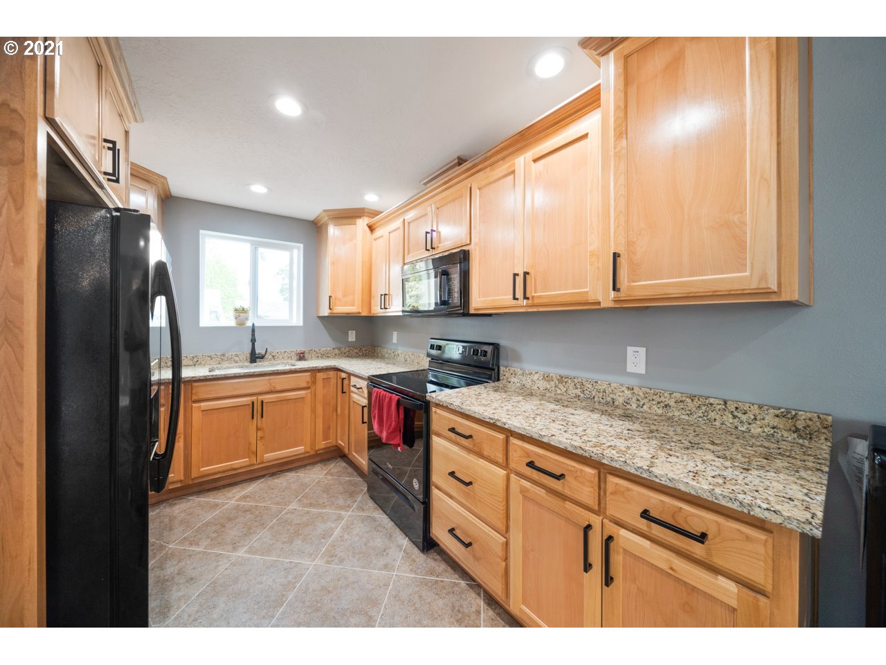 4397 MacLeay Road Southeast Salem, OR 97317 - Photo 14 of 32 Gallery Image 14