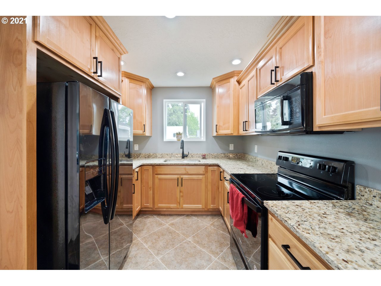 4397 MacLeay Road Southeast Salem, OR 97317 - Photo 15 of 32 Gallery Image 15