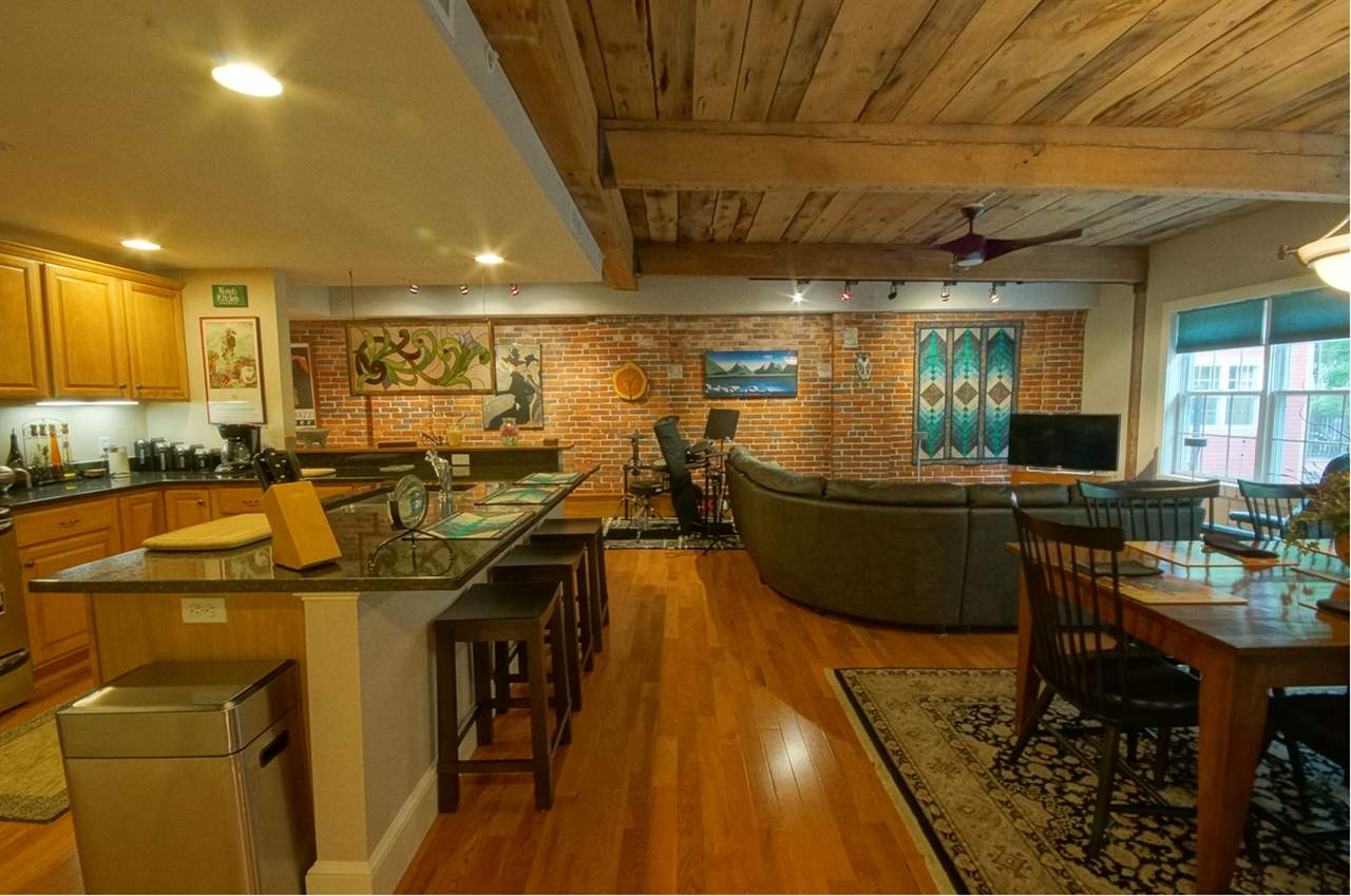 7 Chester Road, Unit 305 Derry, NH 03038 - Photo 1 of 33