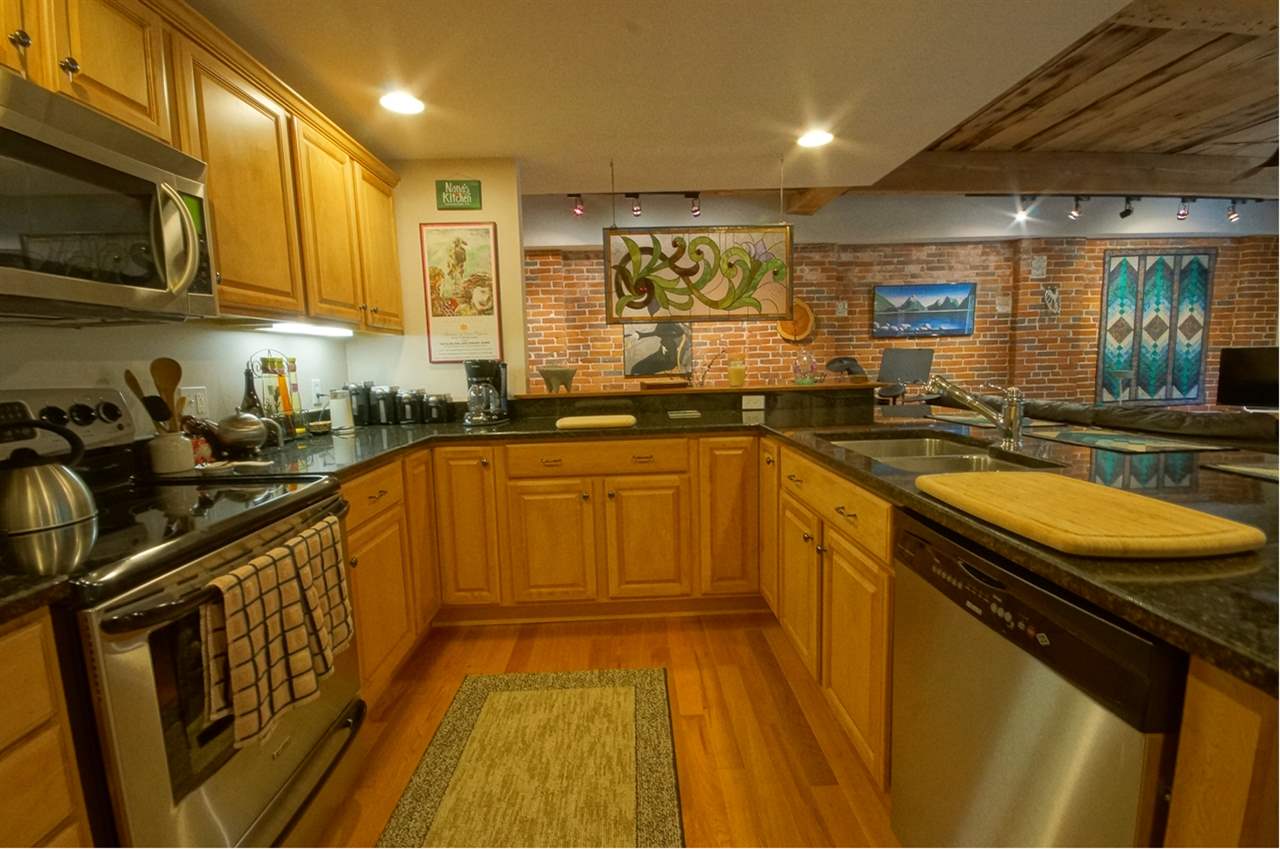 7 Chester Road, Unit 305 Derry, NH 03038 - Photo 13 of 33
