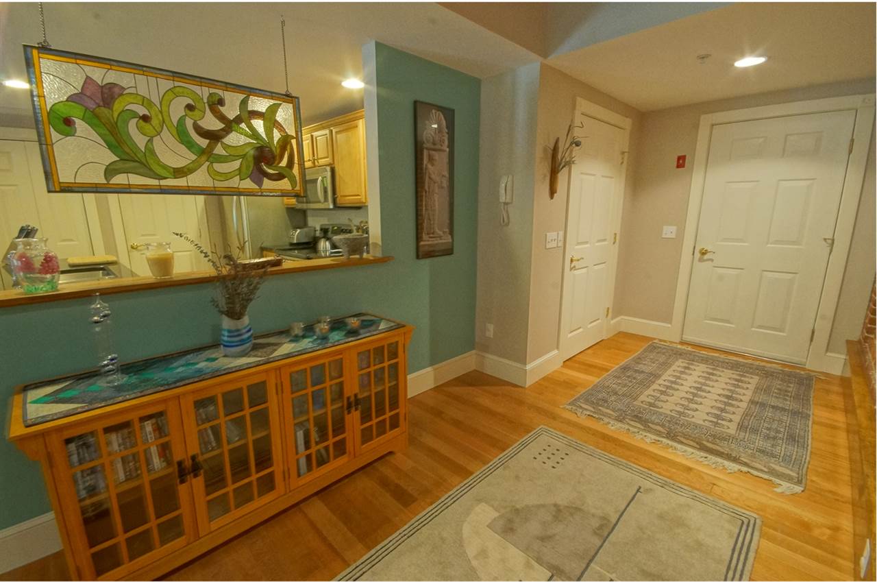 7 Chester Road, Unit 305 Derry, NH 03038 - Photo 8 of 33