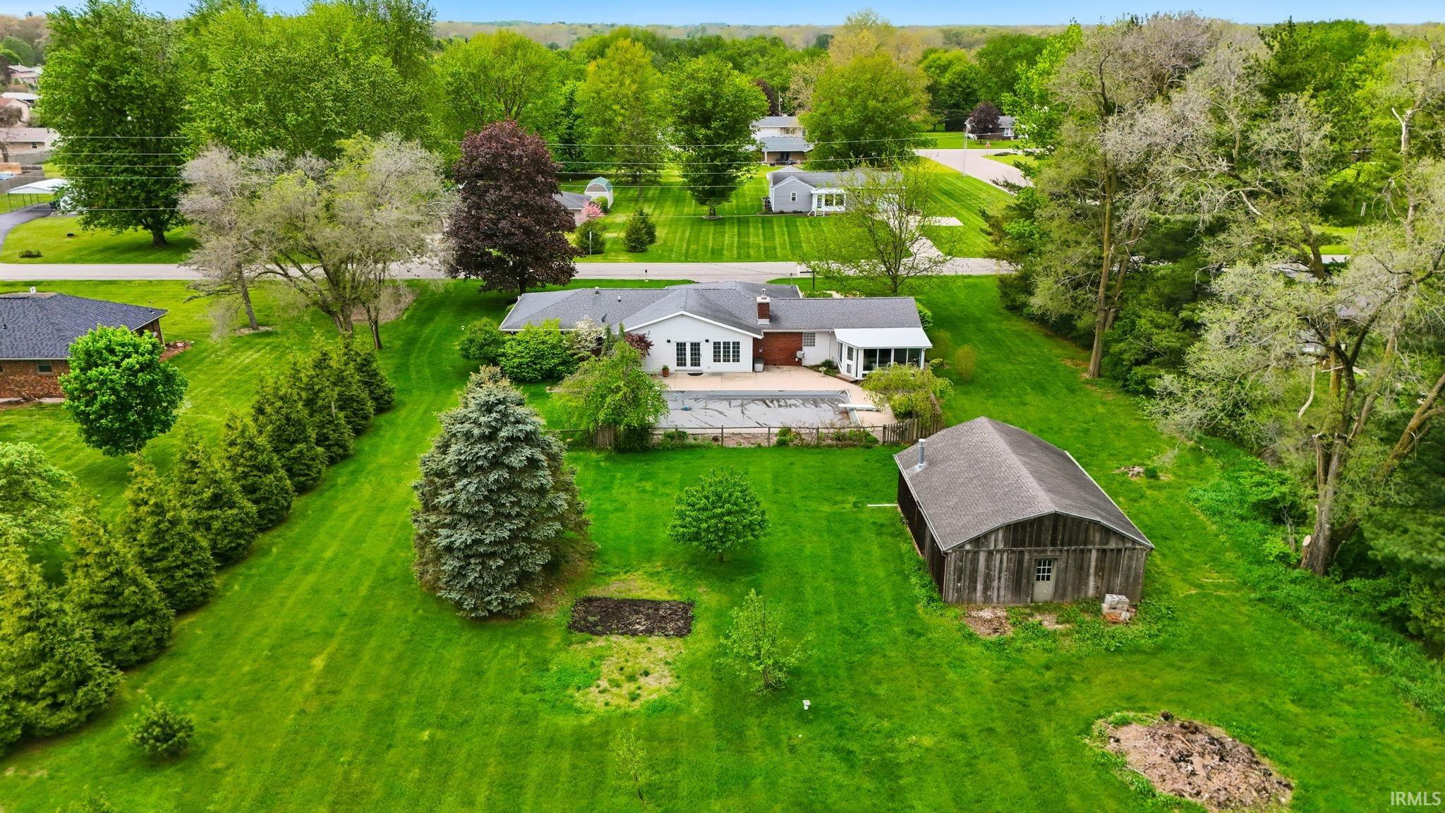 1884 South Packerton Road Warsaw, IN 46580 - Photo 4 of 36