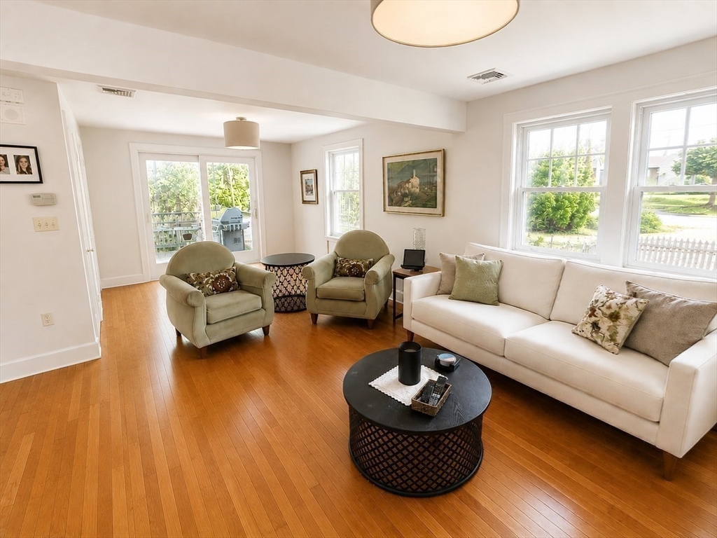 32 Webster Road Lexington, MA 02421 - Photo 6 of 22