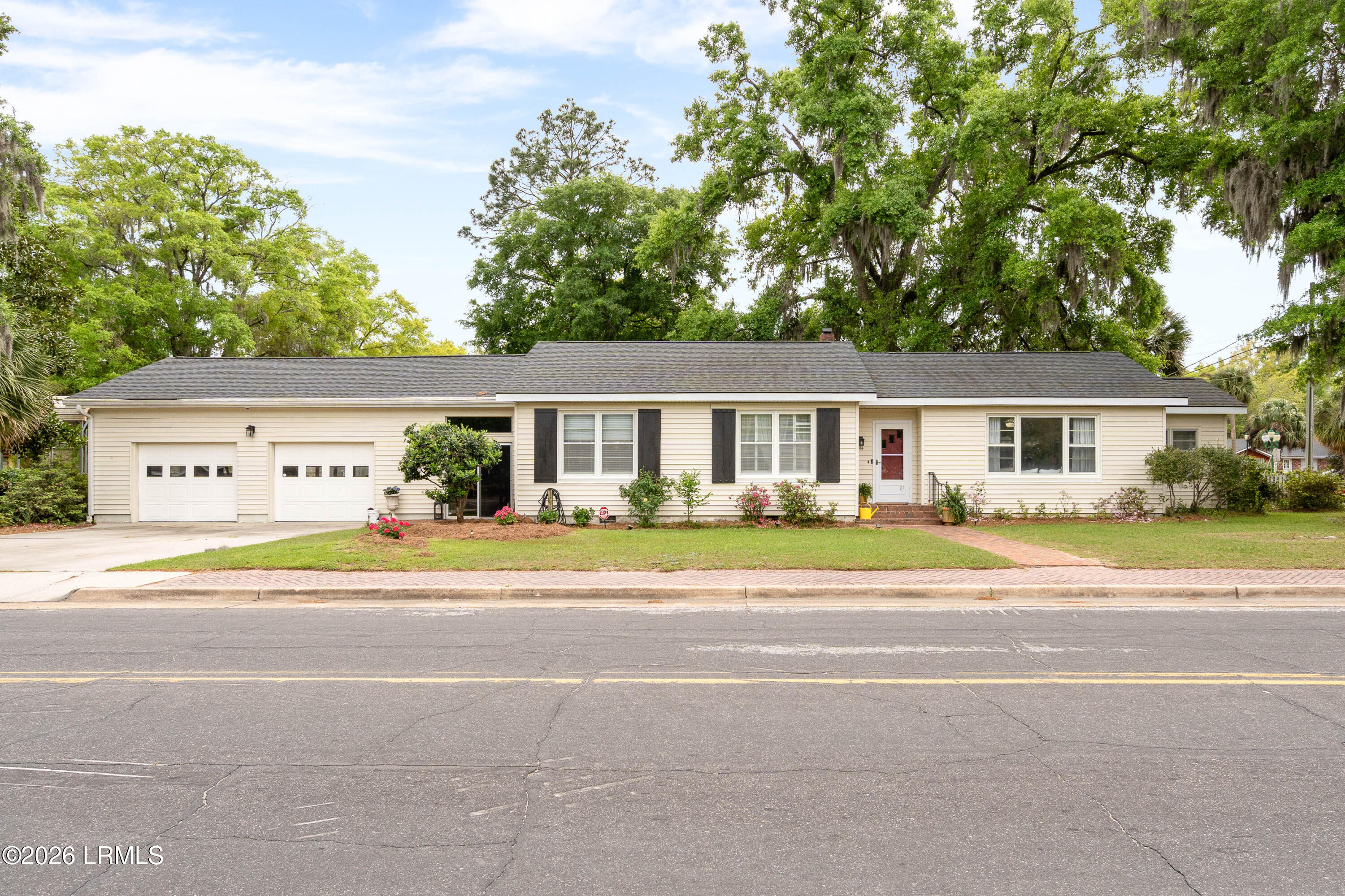 544 3rd Avenue Ridgeland, SC 29936 - Photo 2 of 24 544 Third St-4 (1)
