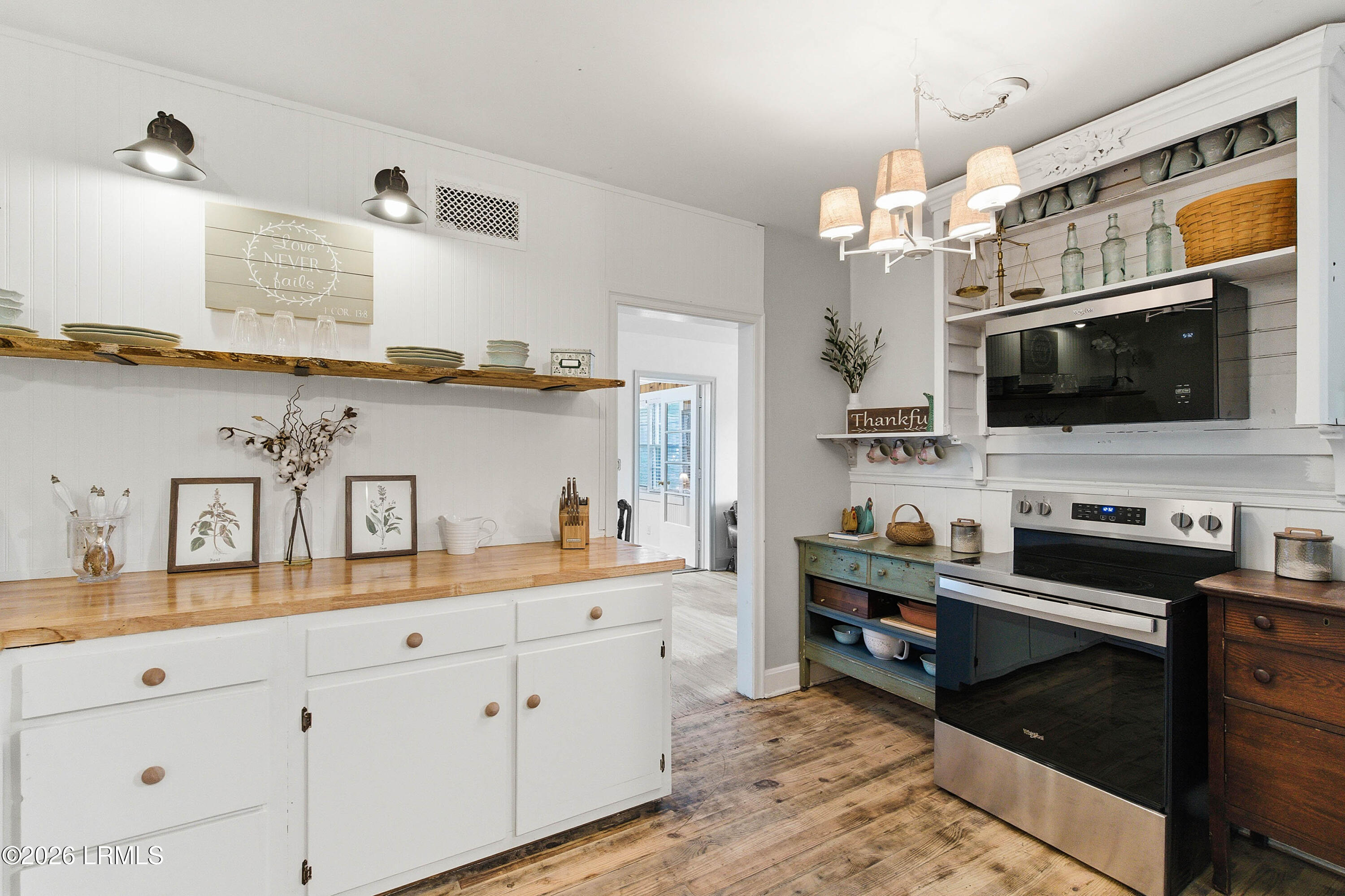 544 3rd Avenue Ridgeland, SC 29936 - Photo 4 of 24 544 Third St-52 (1)