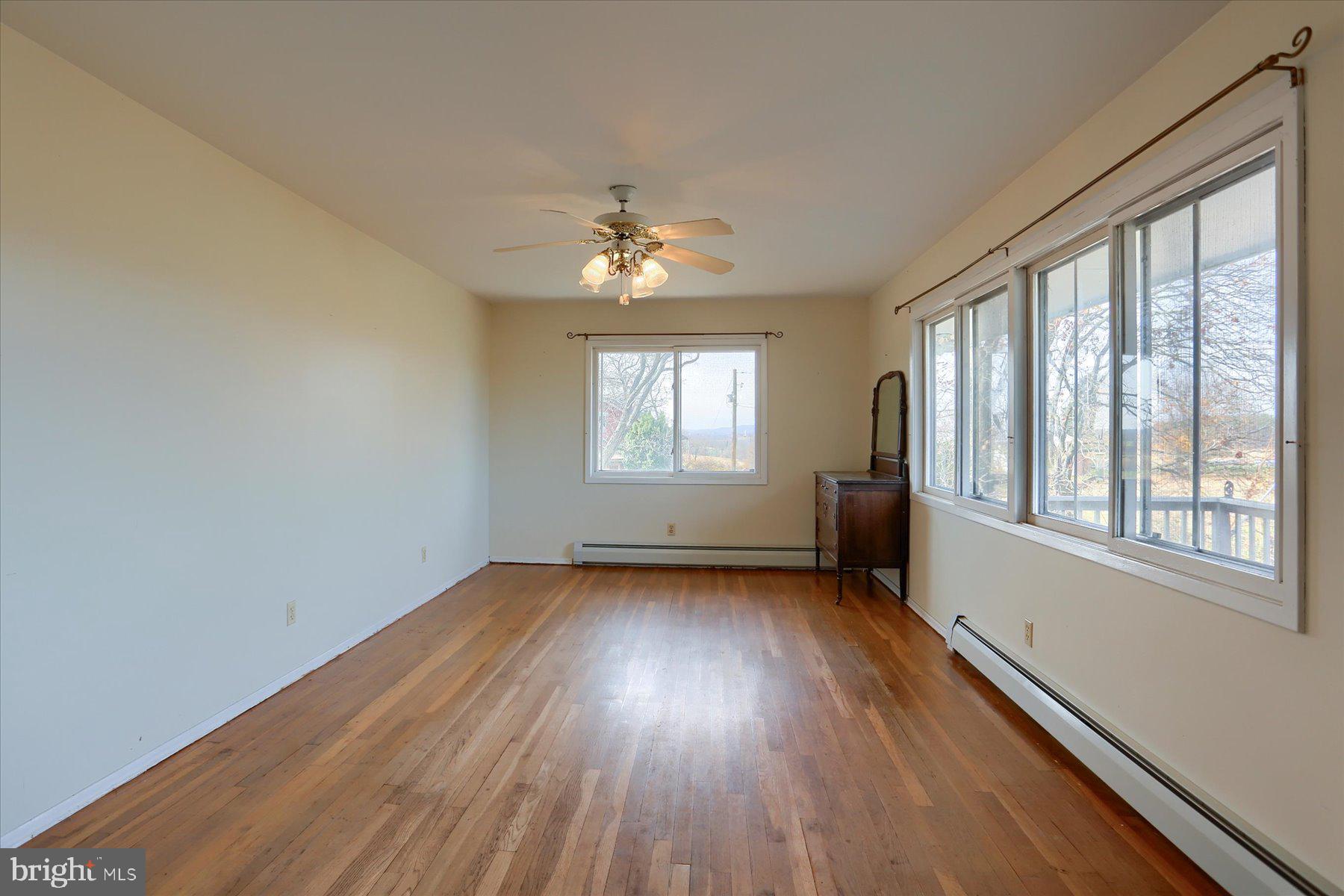 711 Rutter Road Halifax, PA 17032 - Photo 5 of 46 Living Room