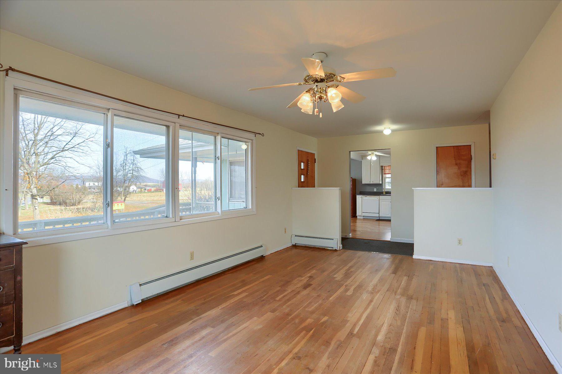 711 Rutter Road Halifax, PA 17032 - Photo 6 of 46 Living Room