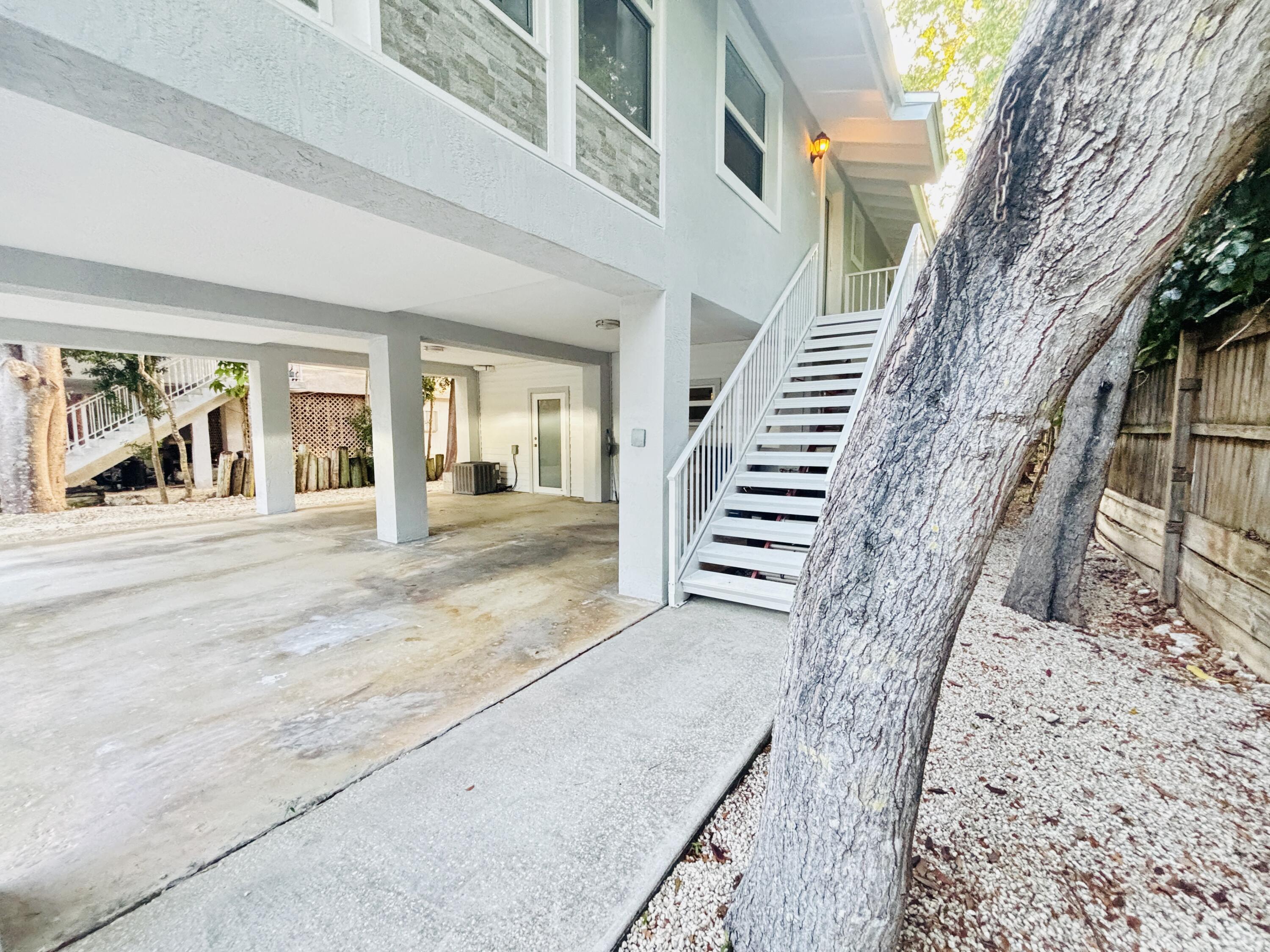 1033 Valencia Road Key Largo, FL 33037 - Photo 13 of 72 Covered parking