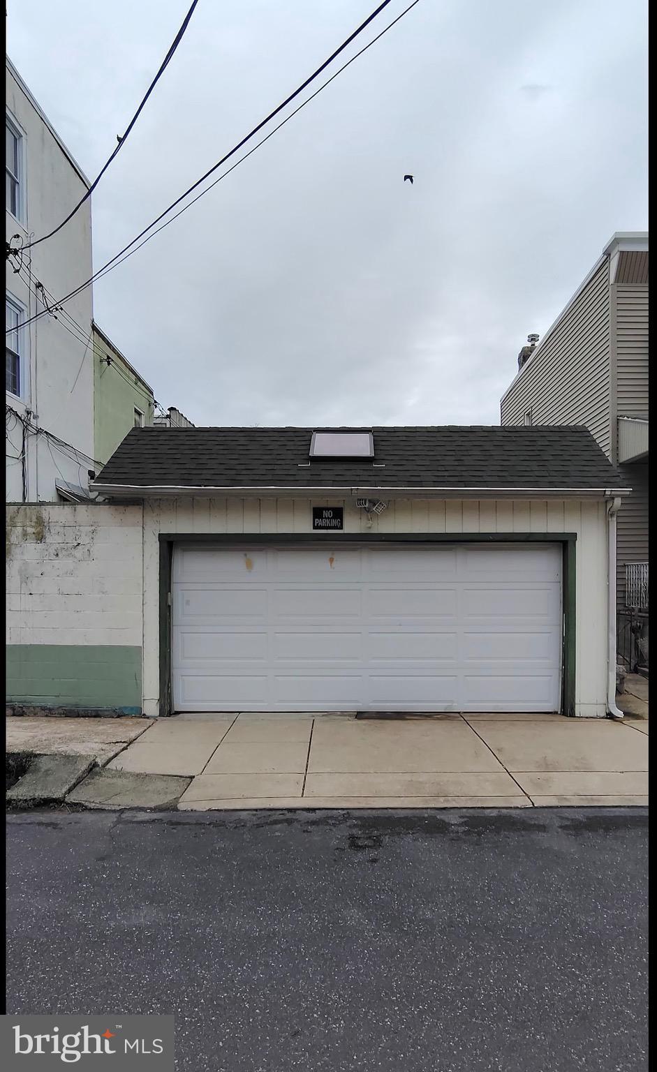 6312 Vine Street Philadelphia, PA 19139 - Photo 4 of 11 a house that has a lot of windows on it