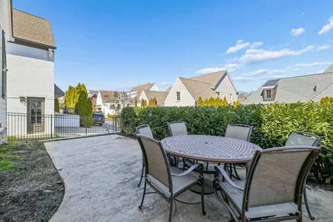 $1,950,000 | 425 Glen West Drive, Nashville, TN 37215