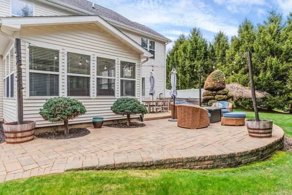 $542,000 | 16069 Grazenview Street, Schoolcraft, MI 49087