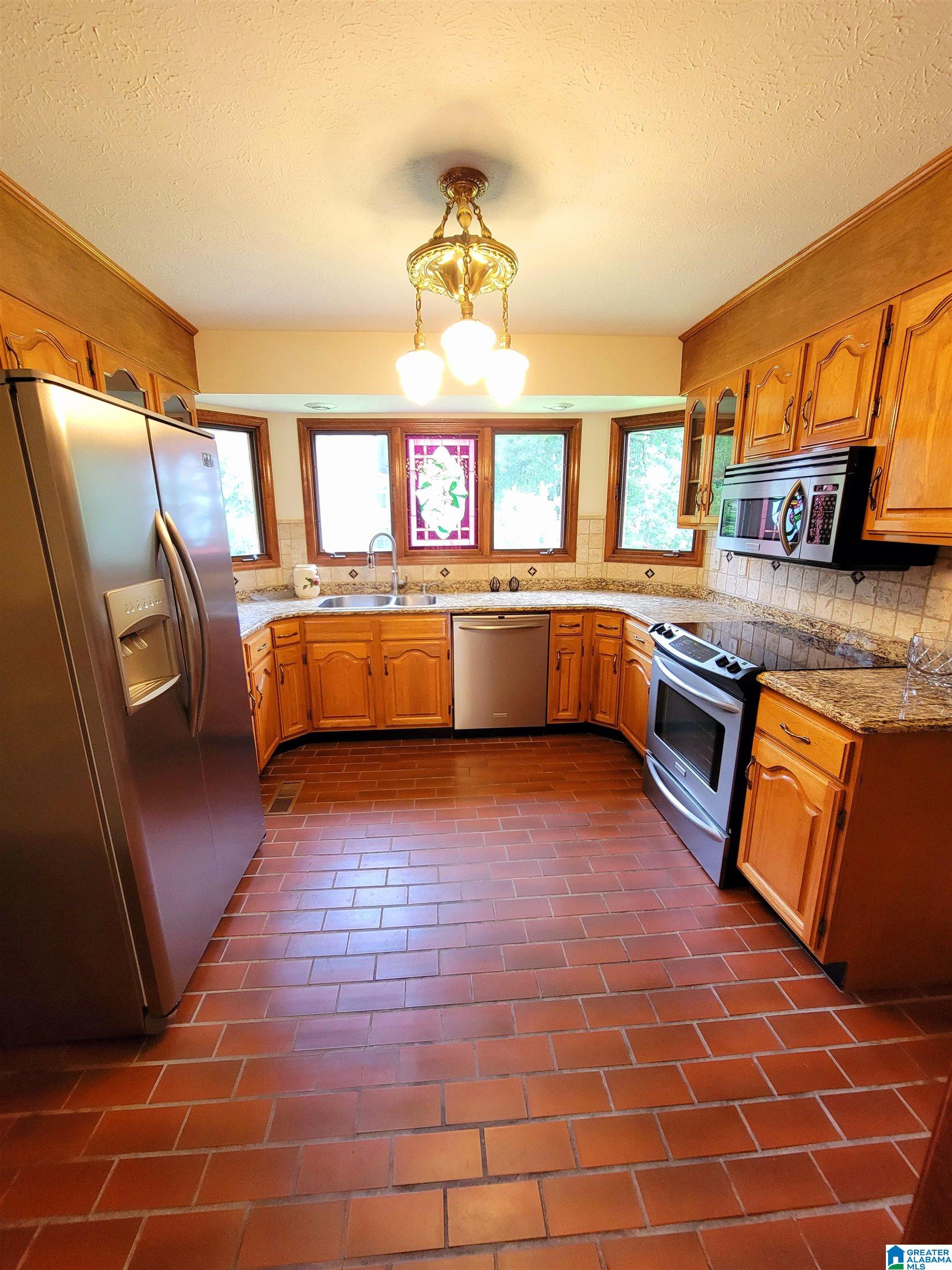 803 Mountain Brook Road Oxford, AL 36203 - Photo 8 of 20