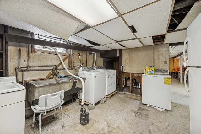 $225,000 | 5240 West Gladys Avenue, Chicago, IL 60644