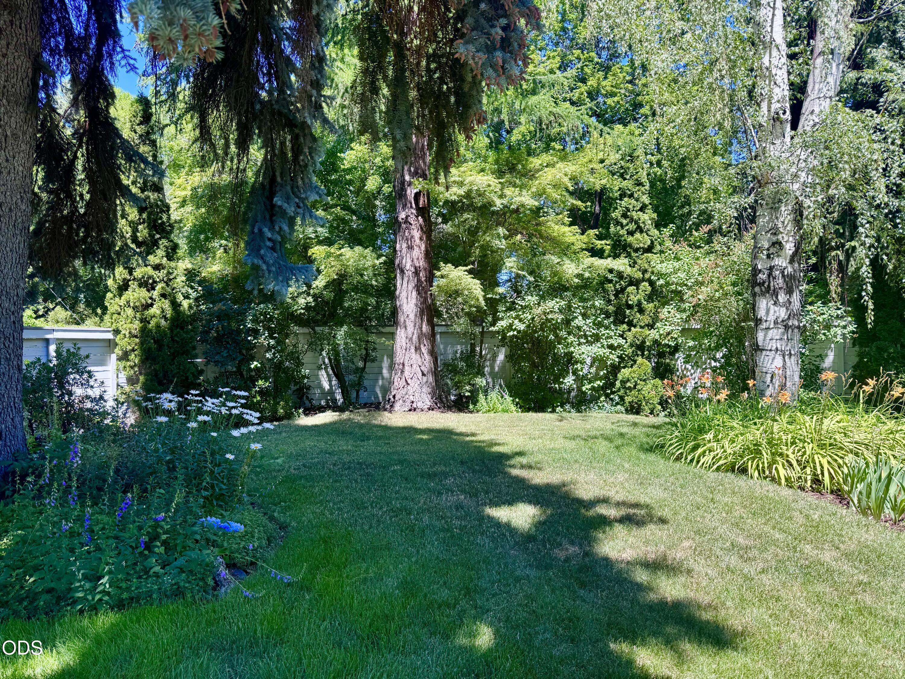 898 Northwest Riverside Boulevard Bend, OR 97703 - Photo 37 of 47