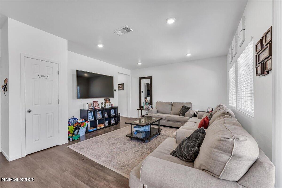9809 Fishermans Reef Court Reno, NV 89506 - Photo 7 of 30 08-9809 Fishermans Reef Ct Reno NV 89506