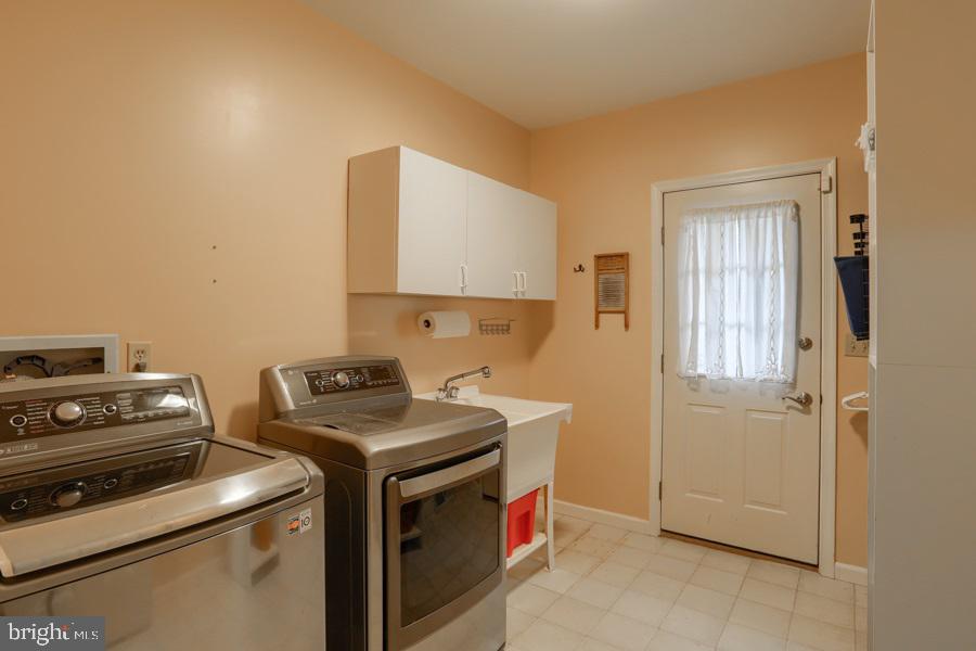 1102 Stonegate Road Hummelstown, PA 17036 - Photo 13 of 25 Gallery Image 13