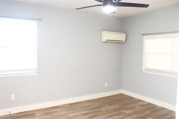 $1,550 | 606 Mildred Avenue, Burnet, TX 78611