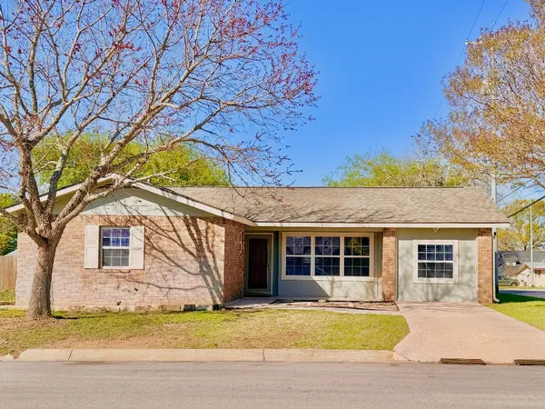 $1,550 | 606 Mildred Avenue, Burnet, TX 78611