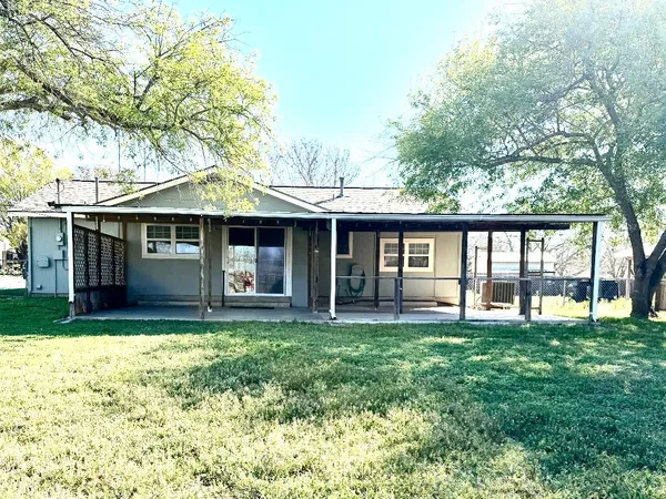 $1,550 | 606 Mildred Avenue, Burnet, TX 78611