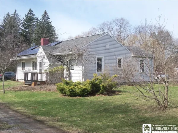 $199,500 | 330 Chestnut Street, Pomfret, NY 14063