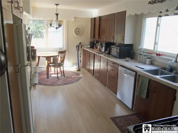 $199,500 | 330 Chestnut Street, Pomfret, NY 14063