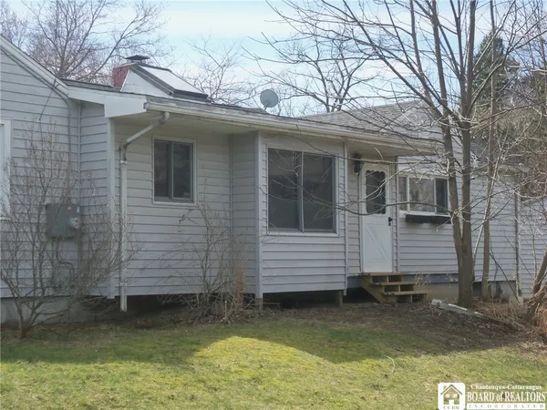 $199,500 | 330 Chestnut Street, Pomfret, NY 14063