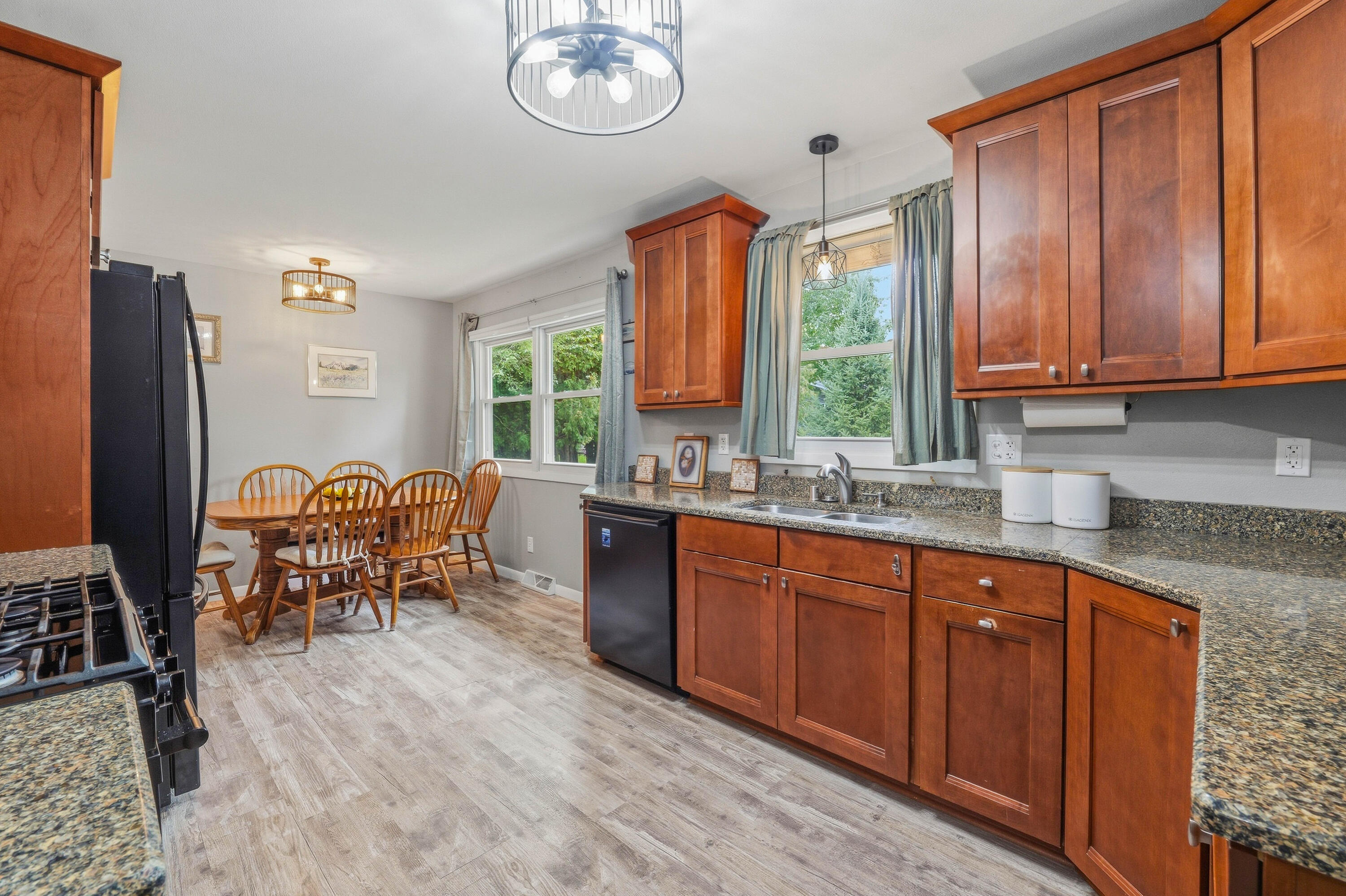 1108 Homestead Road Beaver Dam, WI 53916 - Photo 8 of 42 Beautiful color palette