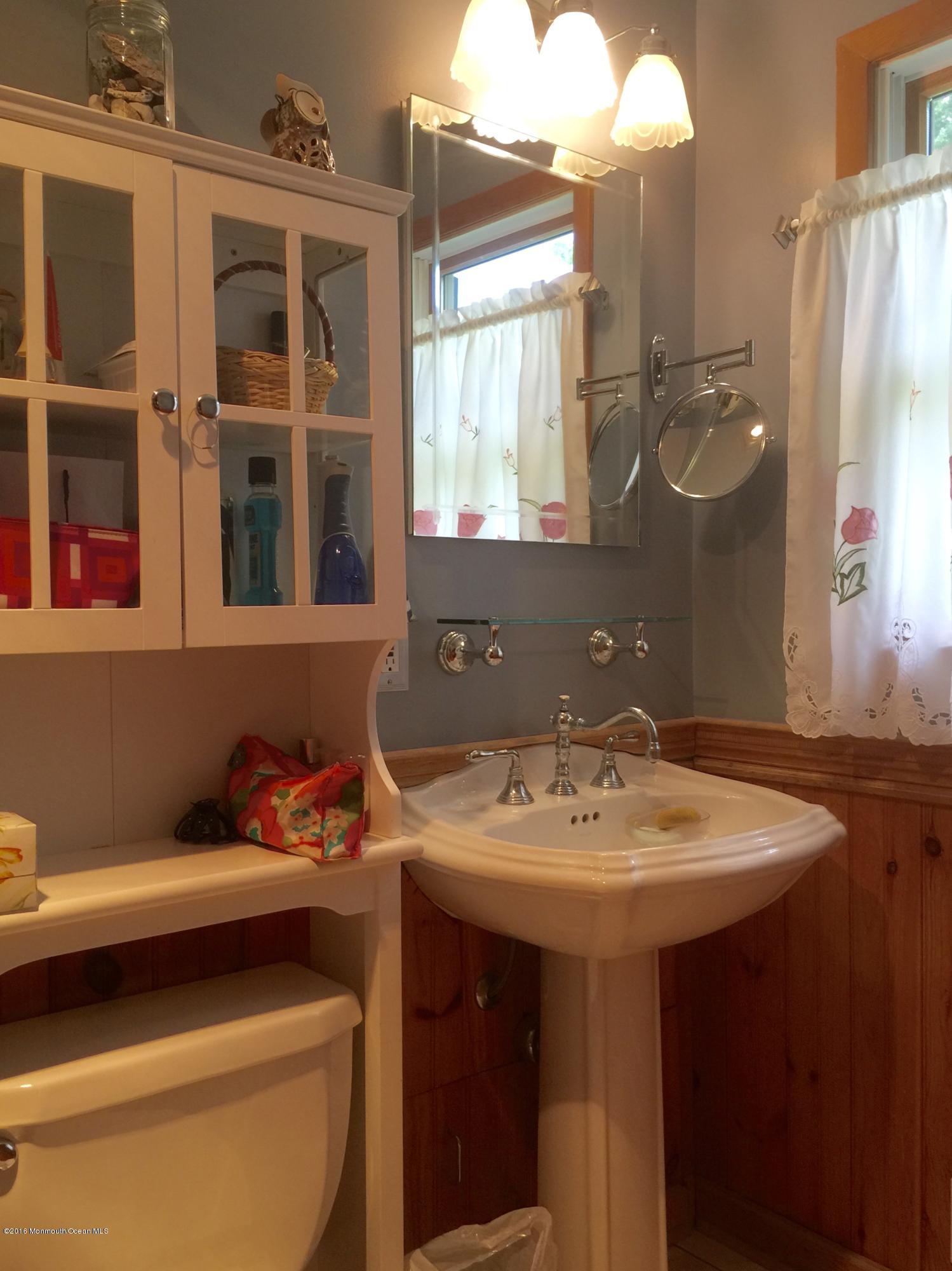 88 Reeds Road Tinton Falls, NJ 07724 - Photo 15 of 24 Master Bath