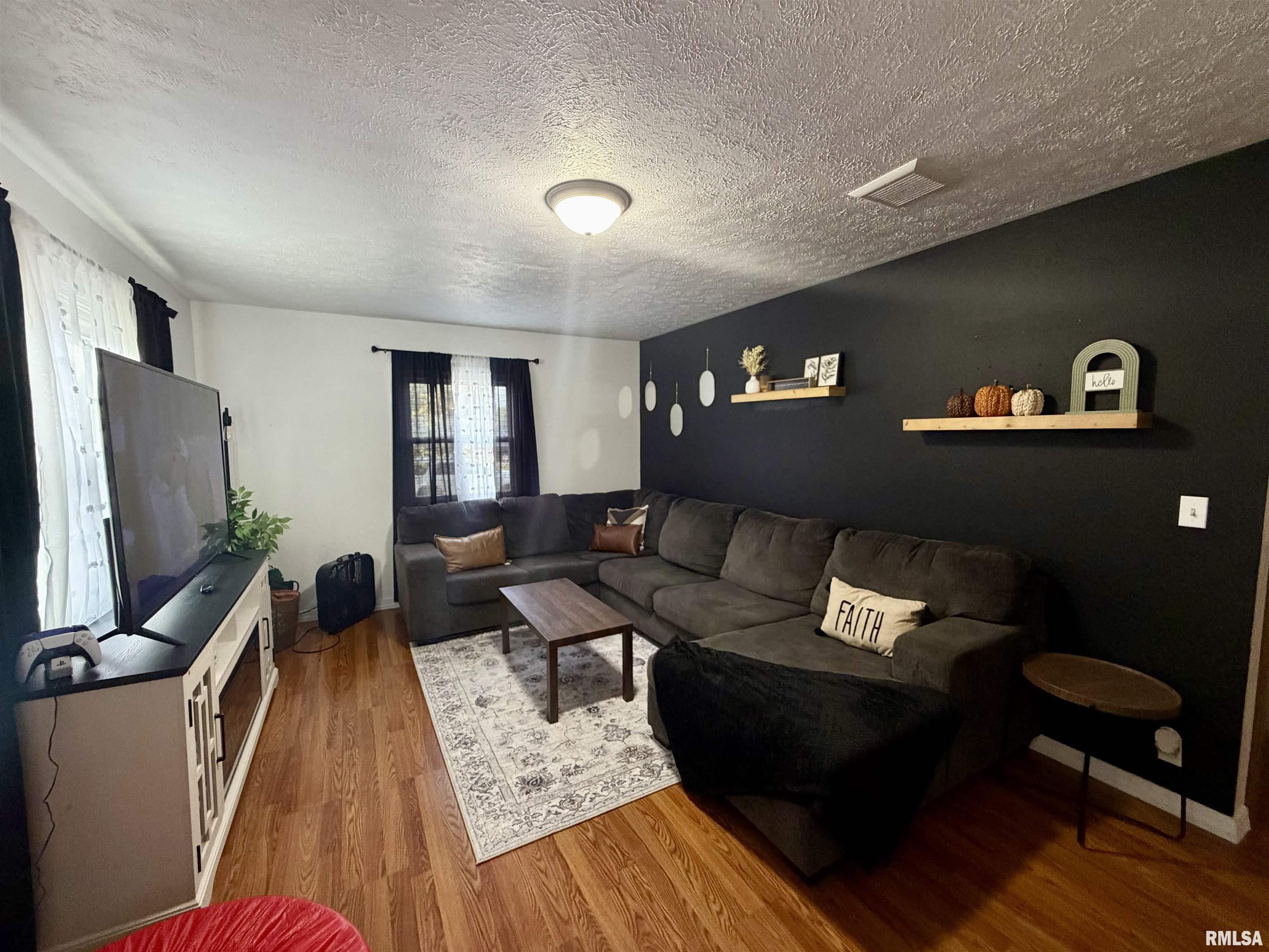 11 Edgebrook Street Centralia, IL 62801 - Photo 3 of 15