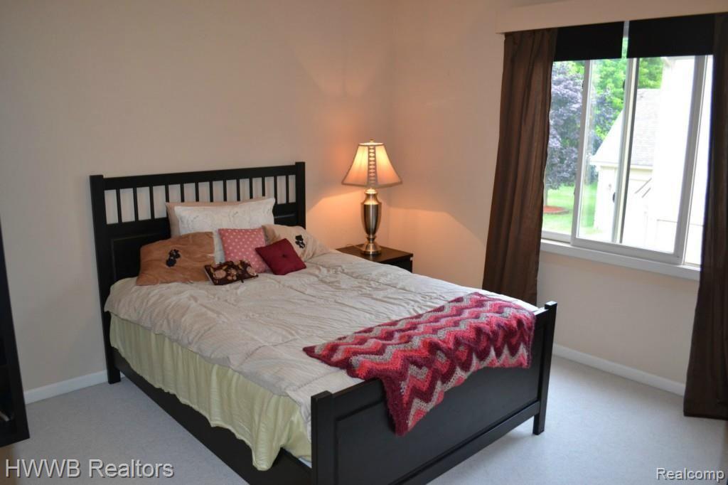 2168 Clinton View Circle Rochester, MI 48309 - Photo 28 of 38 Third Bedroom