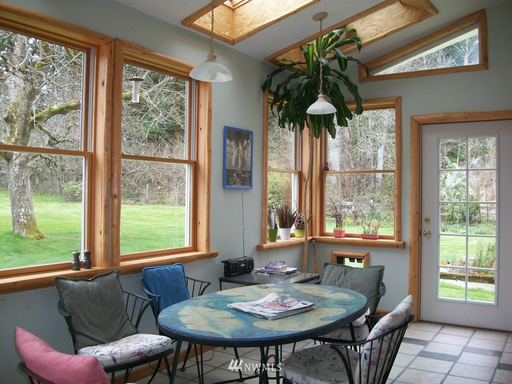3924 South Bay Road Northeast Olympia, WA 98516 - Photo 8 of 15 Gallery Image 8