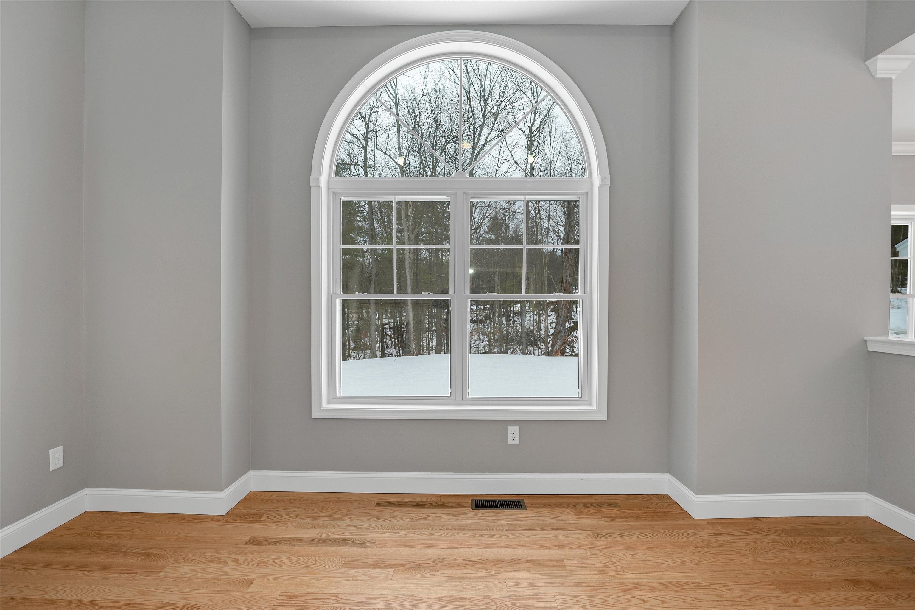 662 4th Range Road Pembroke, NH 03275 - Photo 11 of 20