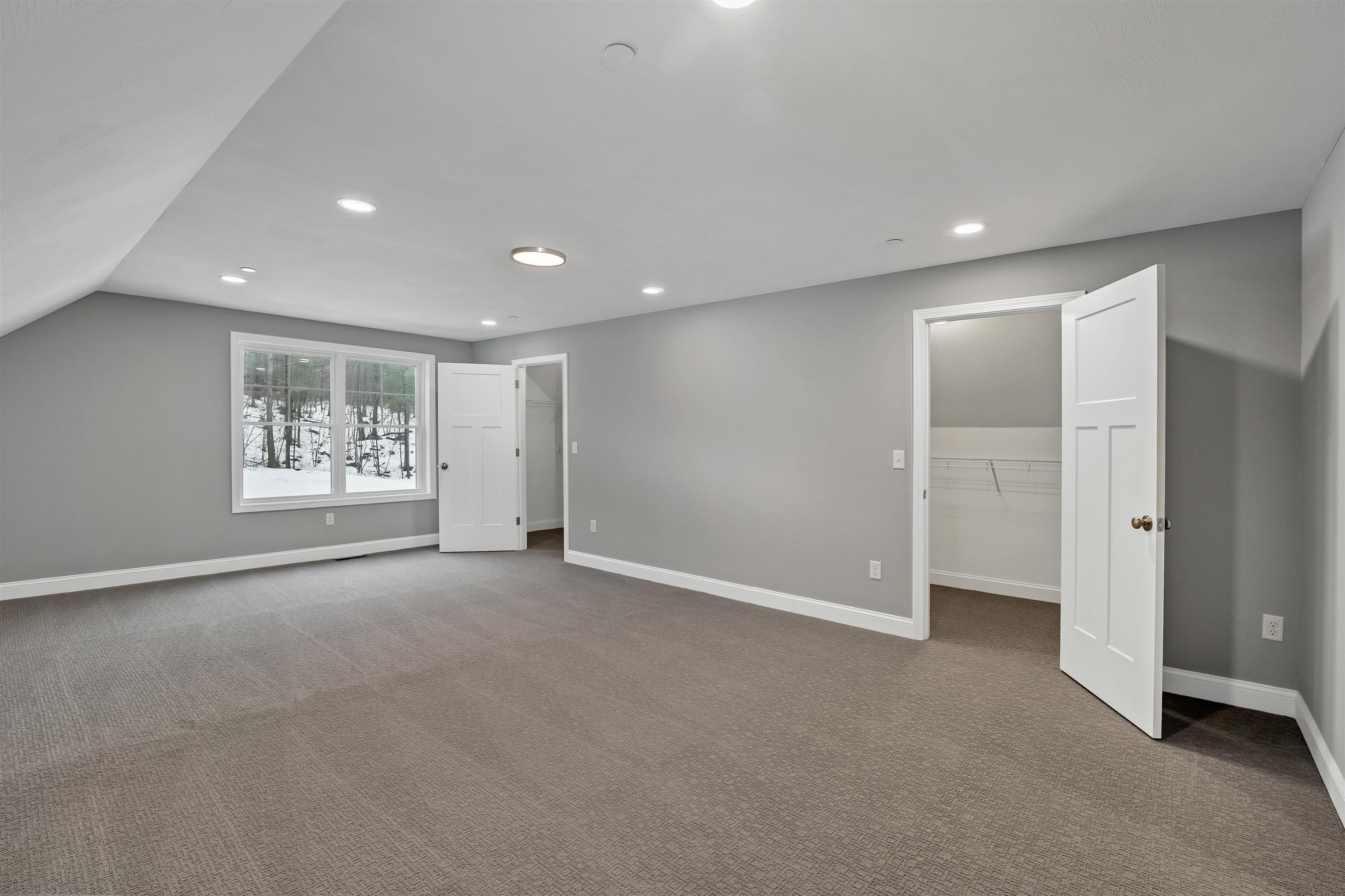 662 4th Range Road Pembroke, NH 03275 - Photo 17 of 20