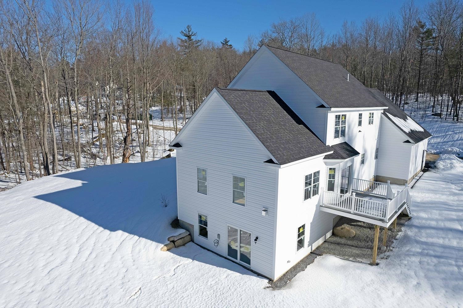 662 4th Range Road Pembroke, NH 03275 - Photo 3 of 20