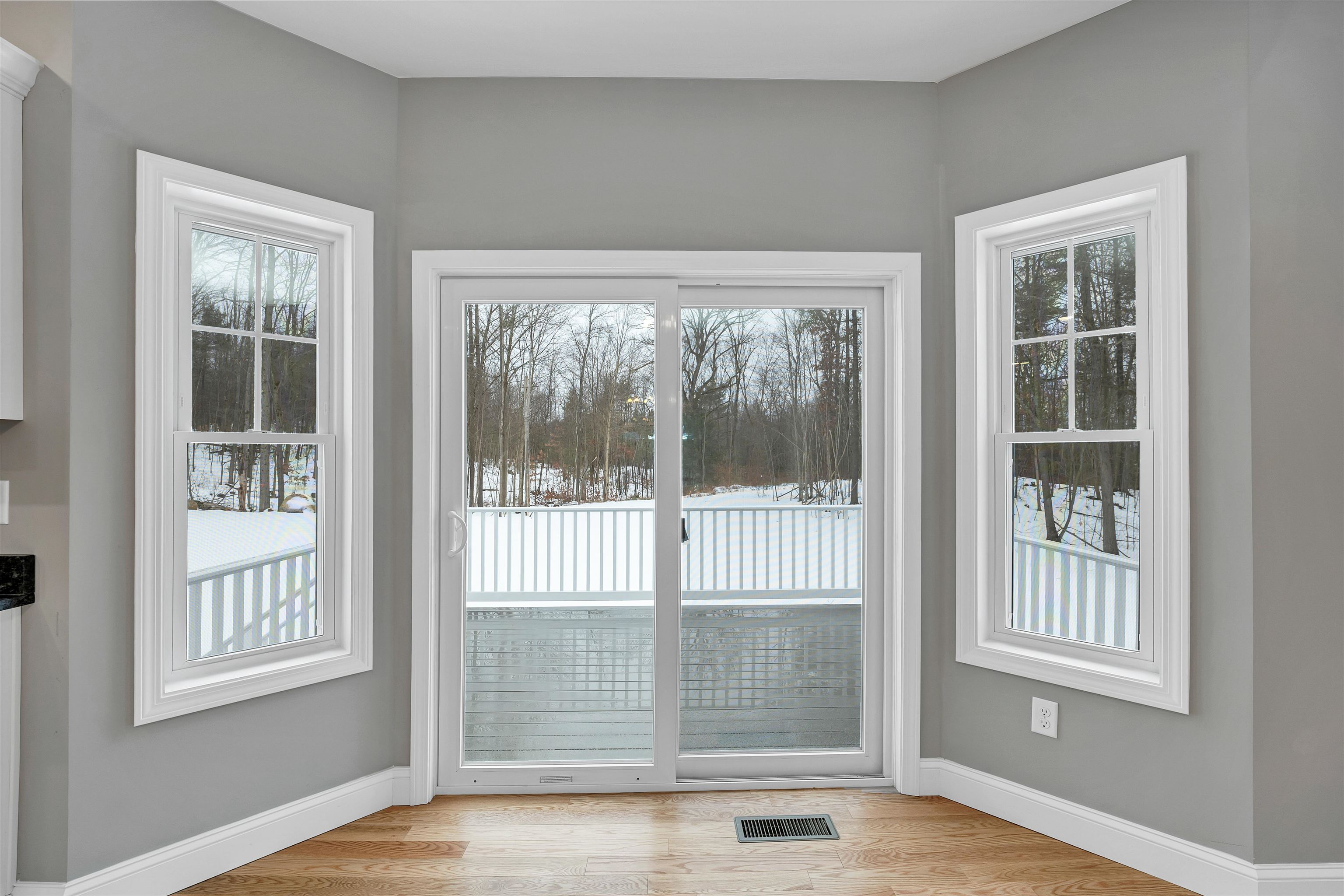 662 4th Range Road Pembroke, NH 03275 - Photo 7 of 20