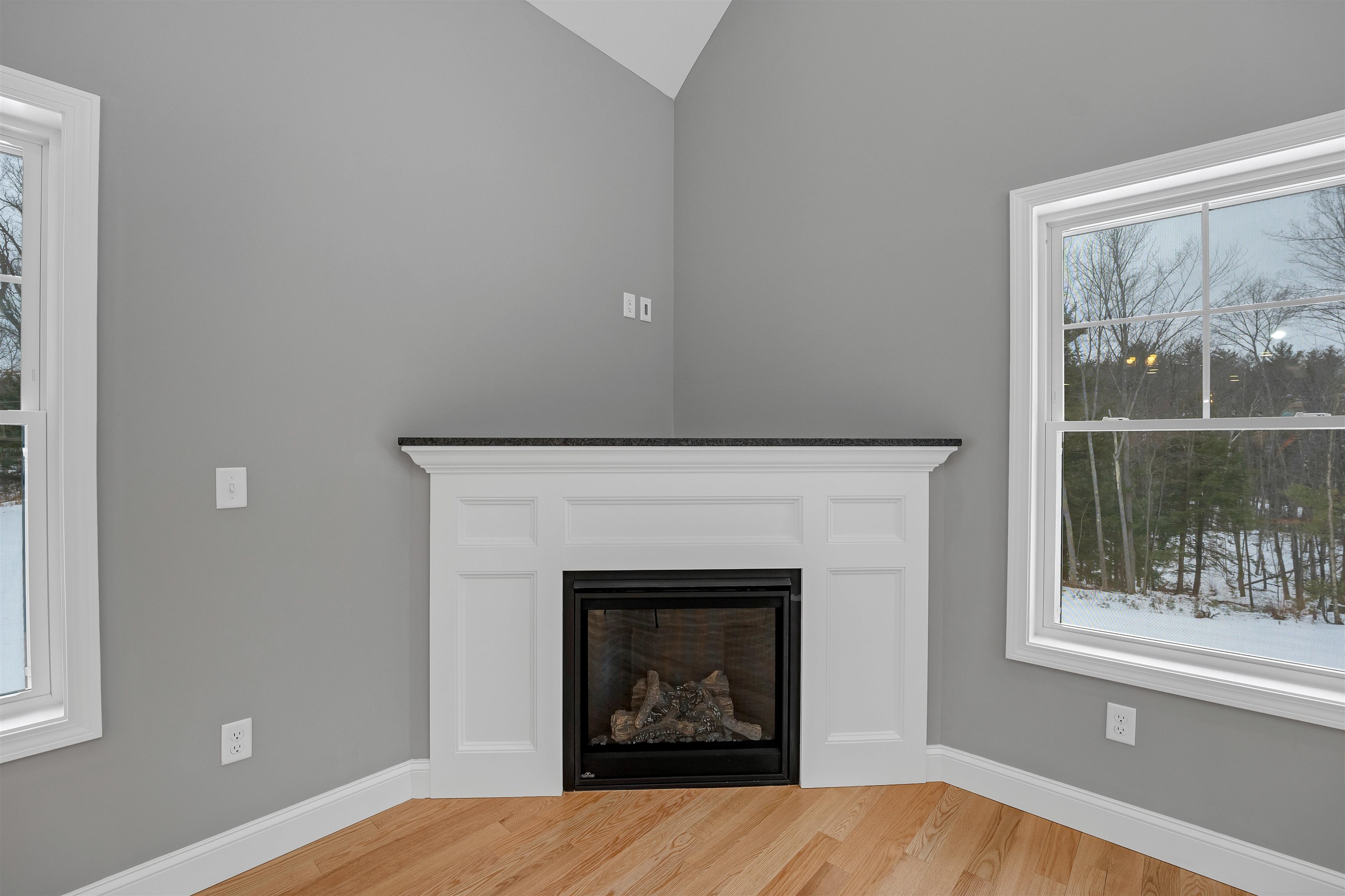 662 4th Range Road Pembroke, NH 03275 - Photo 10 of 20