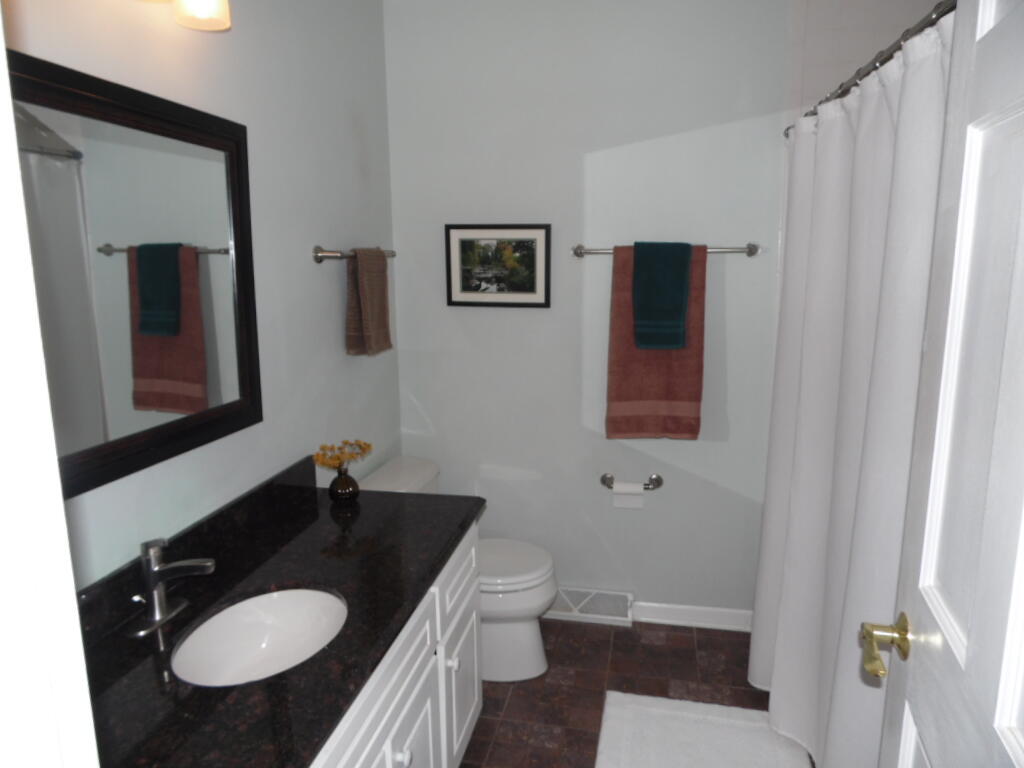 W305-n5690 North Stevens Road Merton, WI 53029 - Photo 20 of 34 Main Bath